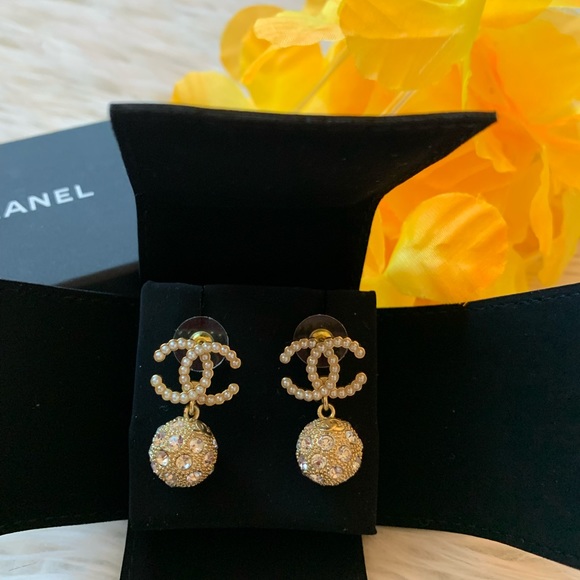 CHANEL Jewelry - Chanel Drop Earrings